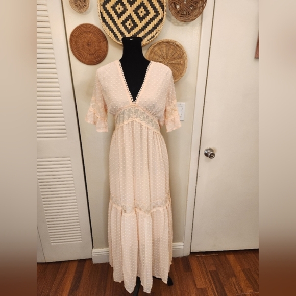 Swiss Dot Lace Maxi Dress With V Neck And Ruffles - Picture 2 of 9